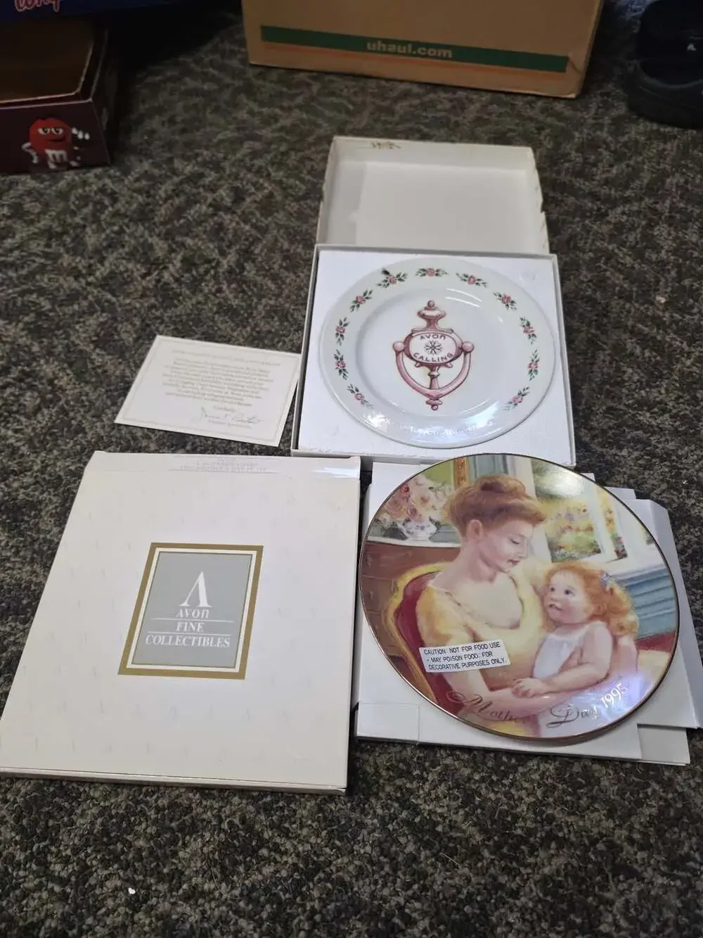 Avon Fine Collectibles 1995 Mother's Day Plate